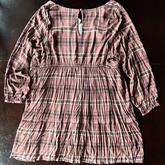 TORRID 4X NWT Blush Plaid Challis Dress with Peasant Skirt - Picture 2 of 5